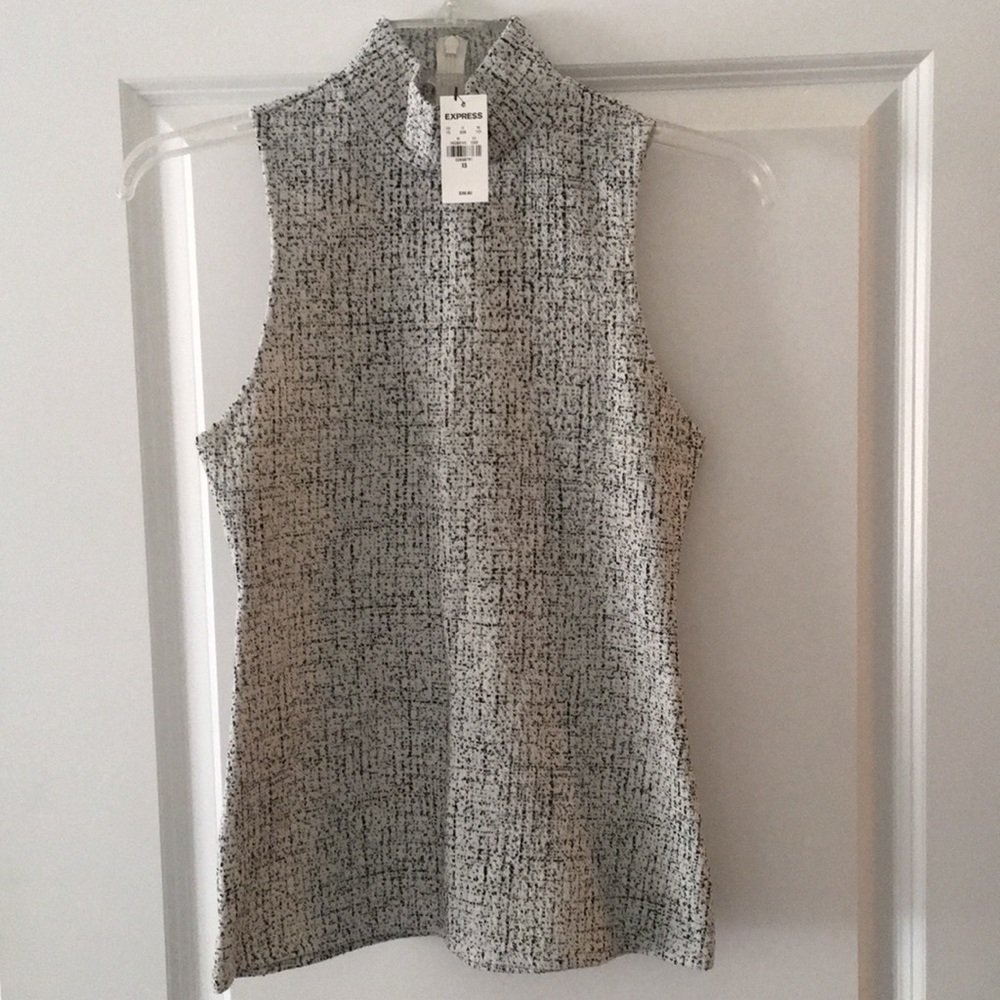 Women’s sleeveless work top